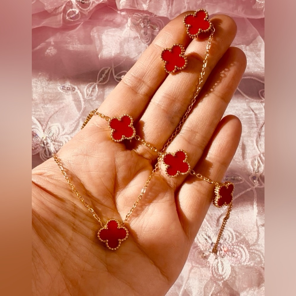 Red Clover Stainless Steel Jewelry Set

Set